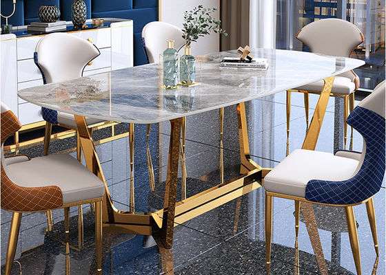 Eettafel van de restaurant de Marmeren Stijl
