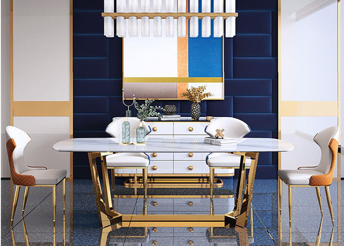 Eettafel van de restaurant de Marmeren Stijl