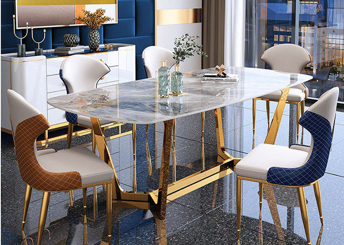 Eettafel van de restaurant de Marmeren Stijl